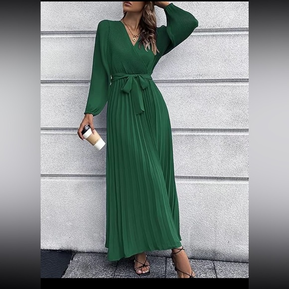 Pleated long sleeve v neck dress tie waist - Picture 2 of 2